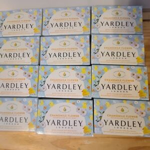 Yardley Chamomile Flower Soap Set